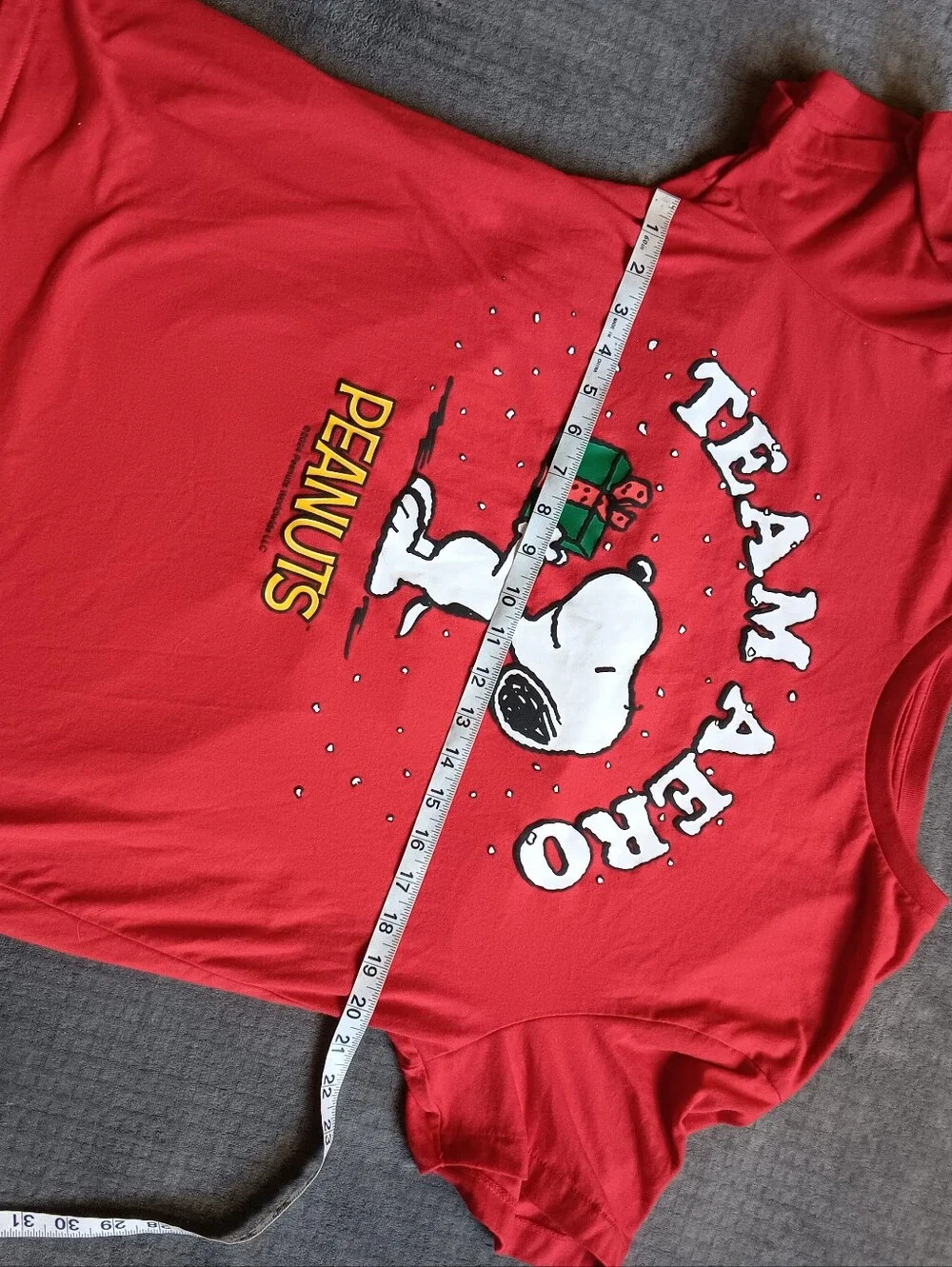 Set Of 2 Matching Aeropostale Peanuts Graphic Christmas Tee Shirts Size Large